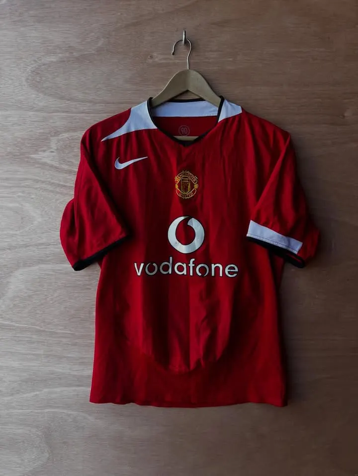 Manchester United 2004/06 Home Kit